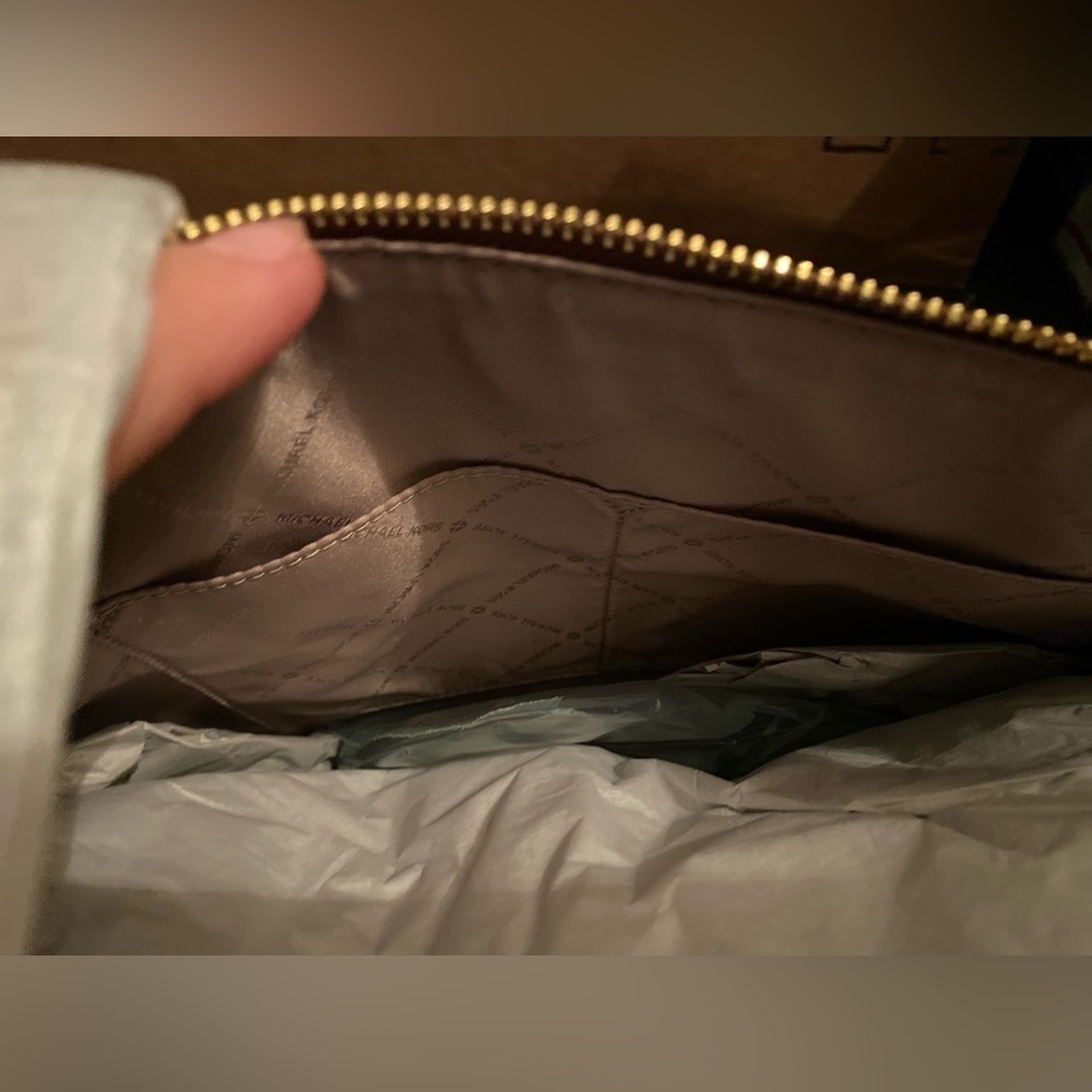 Michael Kors Charlotte bag. New with tags - Picture 7 of 8